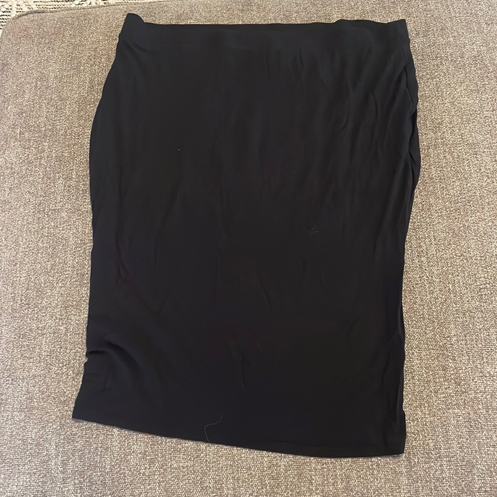 Black mid length skirt